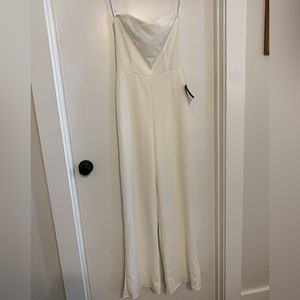 NWT Lulu’s Edith White Jumpsuit, small, perfect condition!